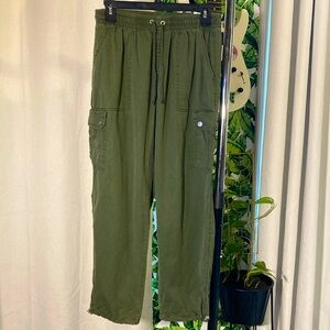 Army Green Cropped Cargo Pants